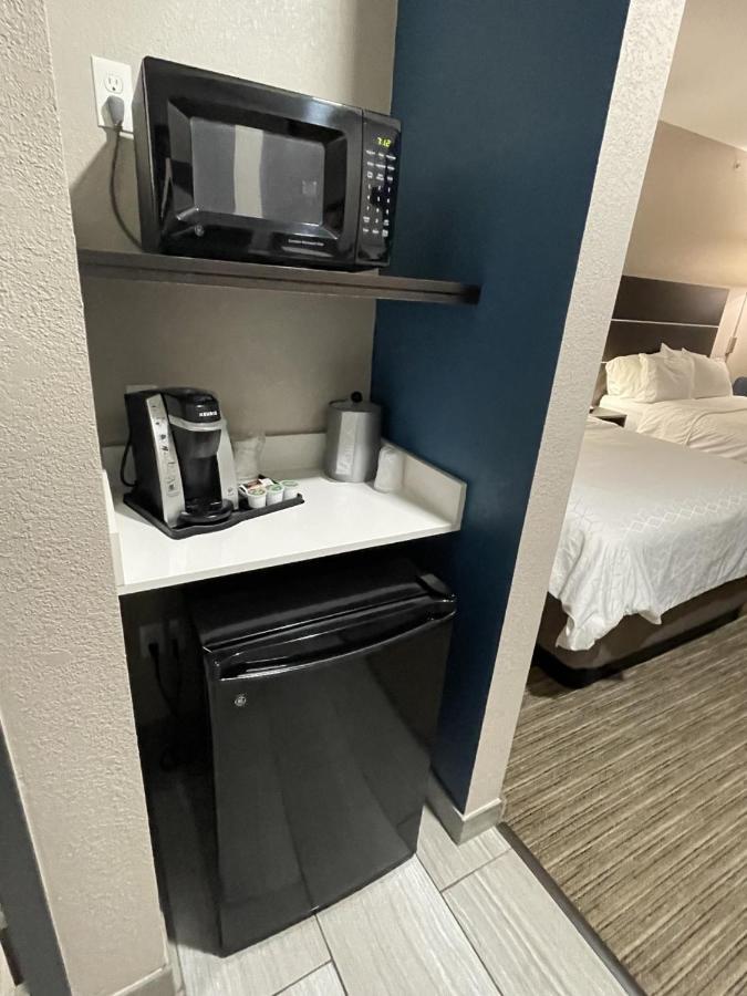 Holiday Inn Express Hotel And Suites Ada By Ihg Zewnętrze zdjęcie
